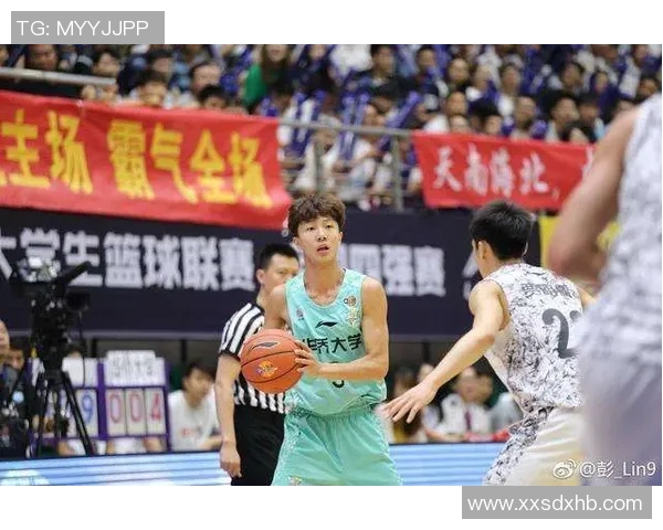 重庆篮球队在总决赛积分榜上以50分稳居第一名展现强劲实力